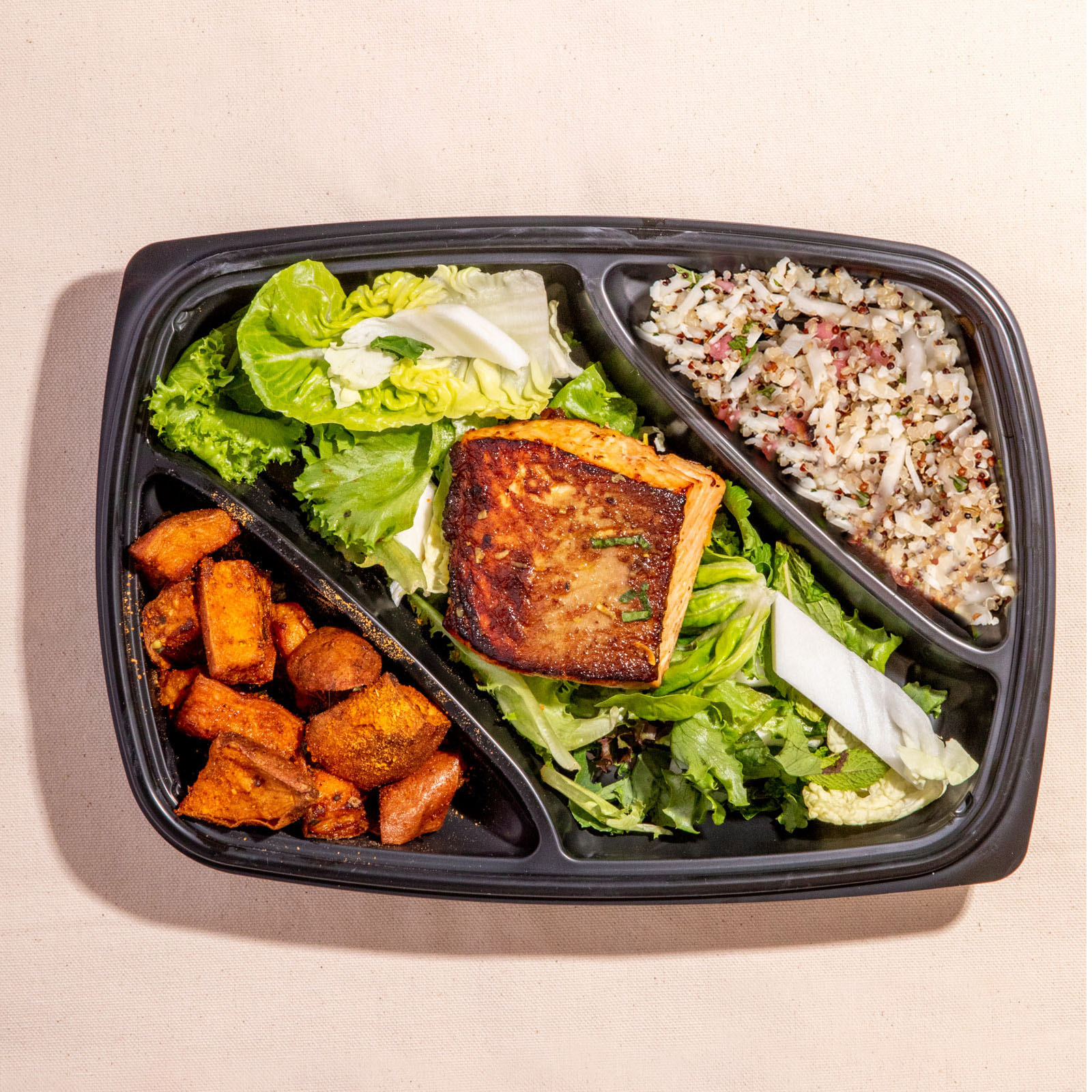 salmon plate at the restaurant Inday